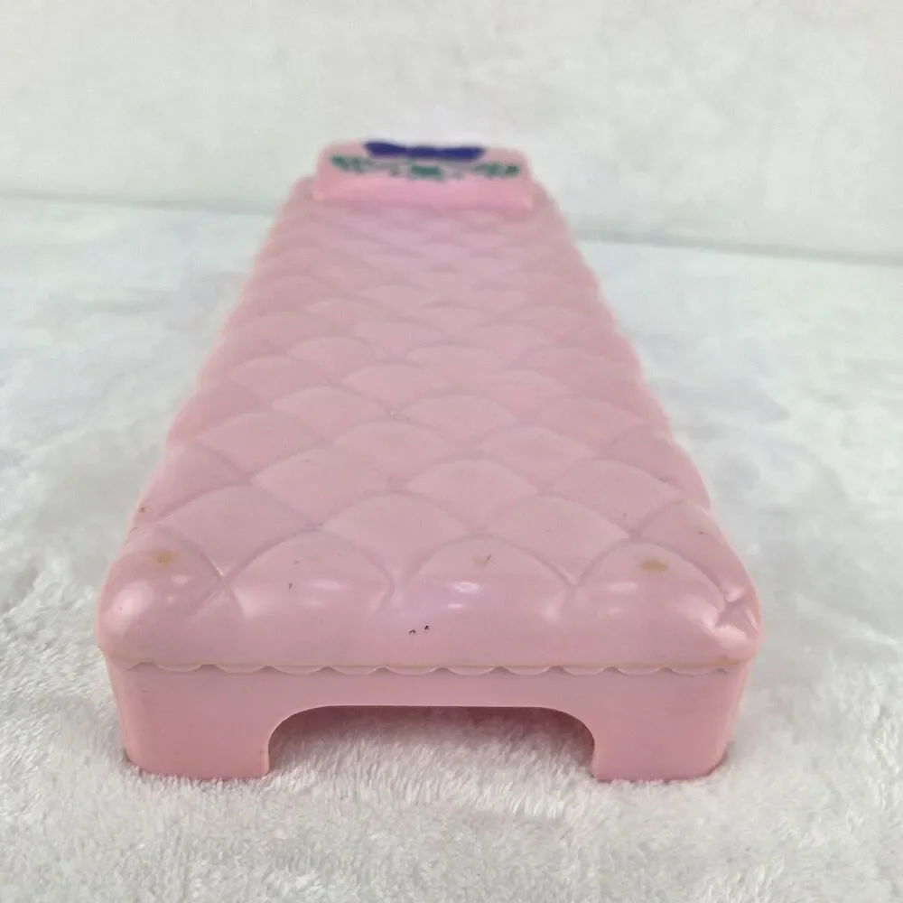 Vintage 1993 MII Meritus Barbie Dollhouse Pink Bed Bedroom Furniture
